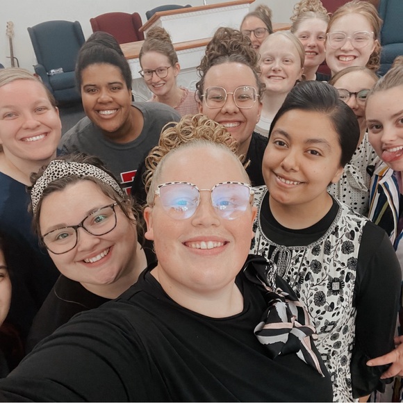 Meet your Posher, Simone - Picture 12 of 15